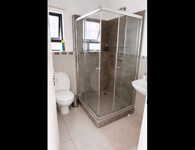 2 BEDROOM APARTMENT FOR SALE IN UMHLANGA RIDGE